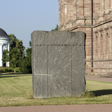 Granitblock von Ulrich Rückriem