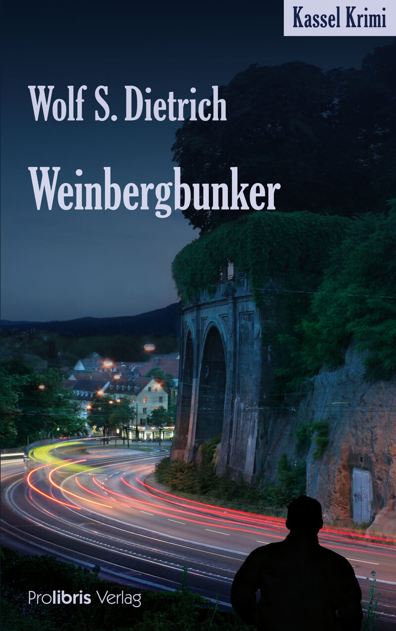 Buchcover mit beleuchteter Straße am Weinberg