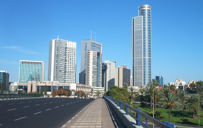 Blick in die City mit dem Moshe Aviv Tower (rechts)