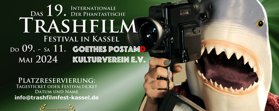 Ankündigungsplakat Trashfilmfest 2024 vom 9. bis 11. Mai / Mensch mit Haimaske hat eine Filmkamera in der Hand