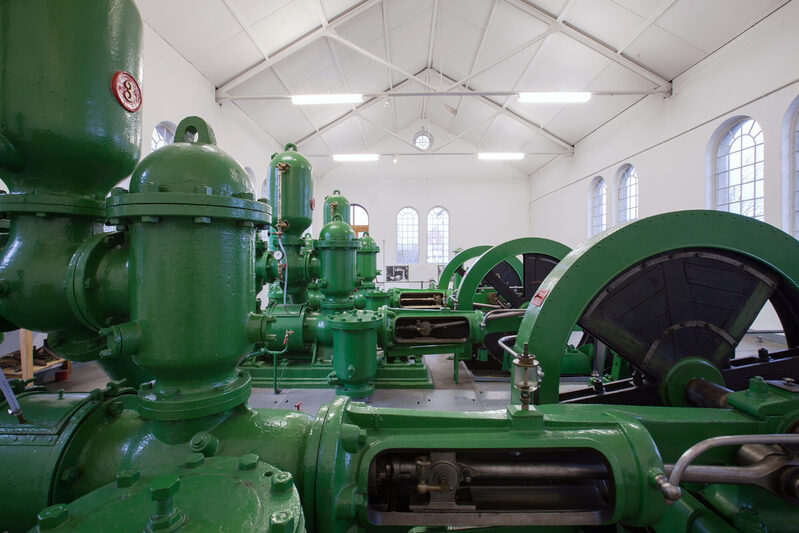 Maschinenpark im Wasserkraftwerk und Museum Neue Mühle