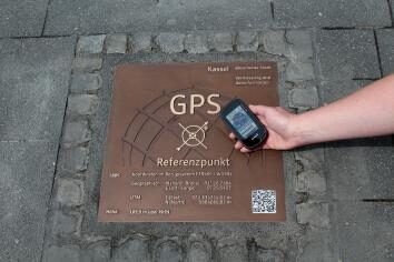 Geo-Referenzpunt Kassel vor dem Rathaus