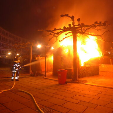 Brand einer Imbissbude auf dem Weihnachtsmarkt in Kassel