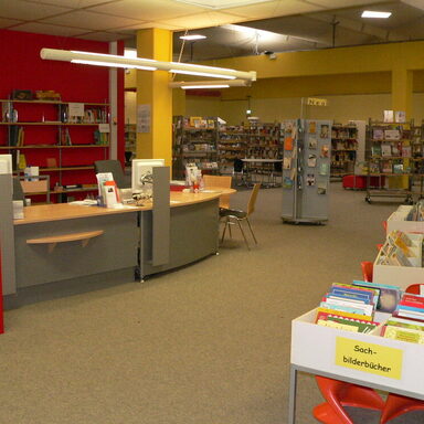 Ausleihbereich der Stadtteil- und Schulbibliothek Waldau