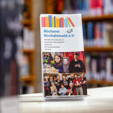 Heilwagen-Stiftung spendet an Bücherei Kirchditmold