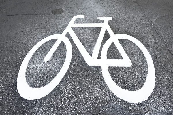 Fahrradzeichen auf der Straße